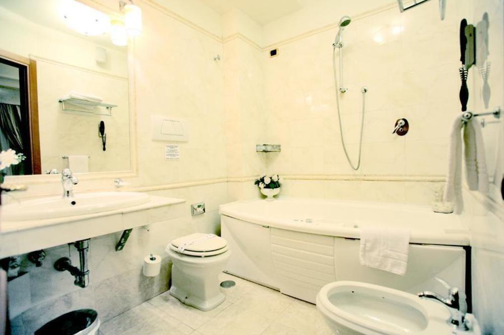 Luxury H 2000 Alojamento de Acomodação e Pequeno-almoço 3*